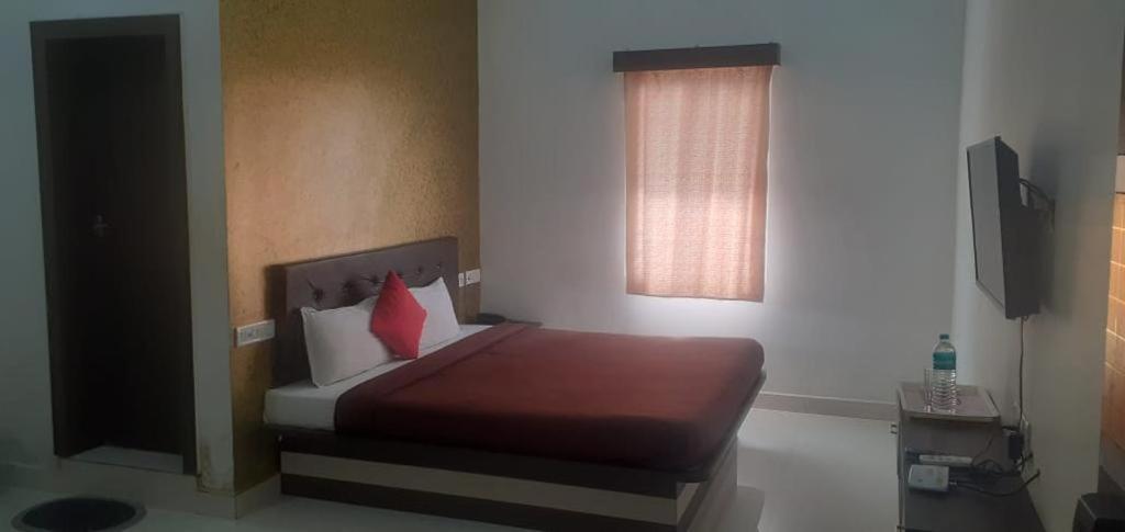 Hôtel Oyo 49376 Priyanka Residency à Kanchipuram Extérieur photo